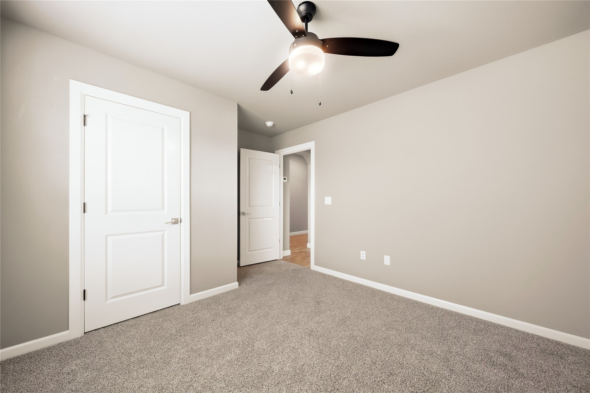209 W Broadway Street Property Photo 33