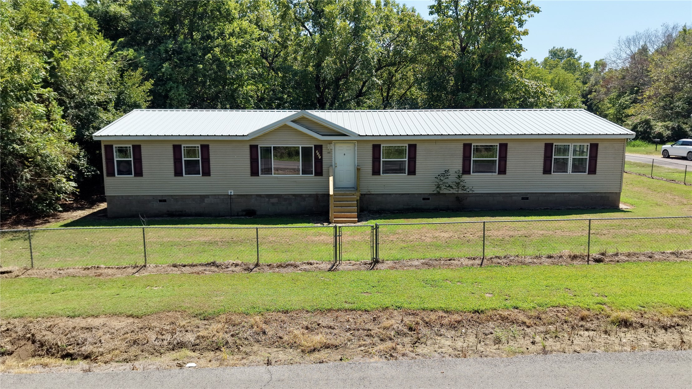 2131 Maryland Avenue Property Photo 3