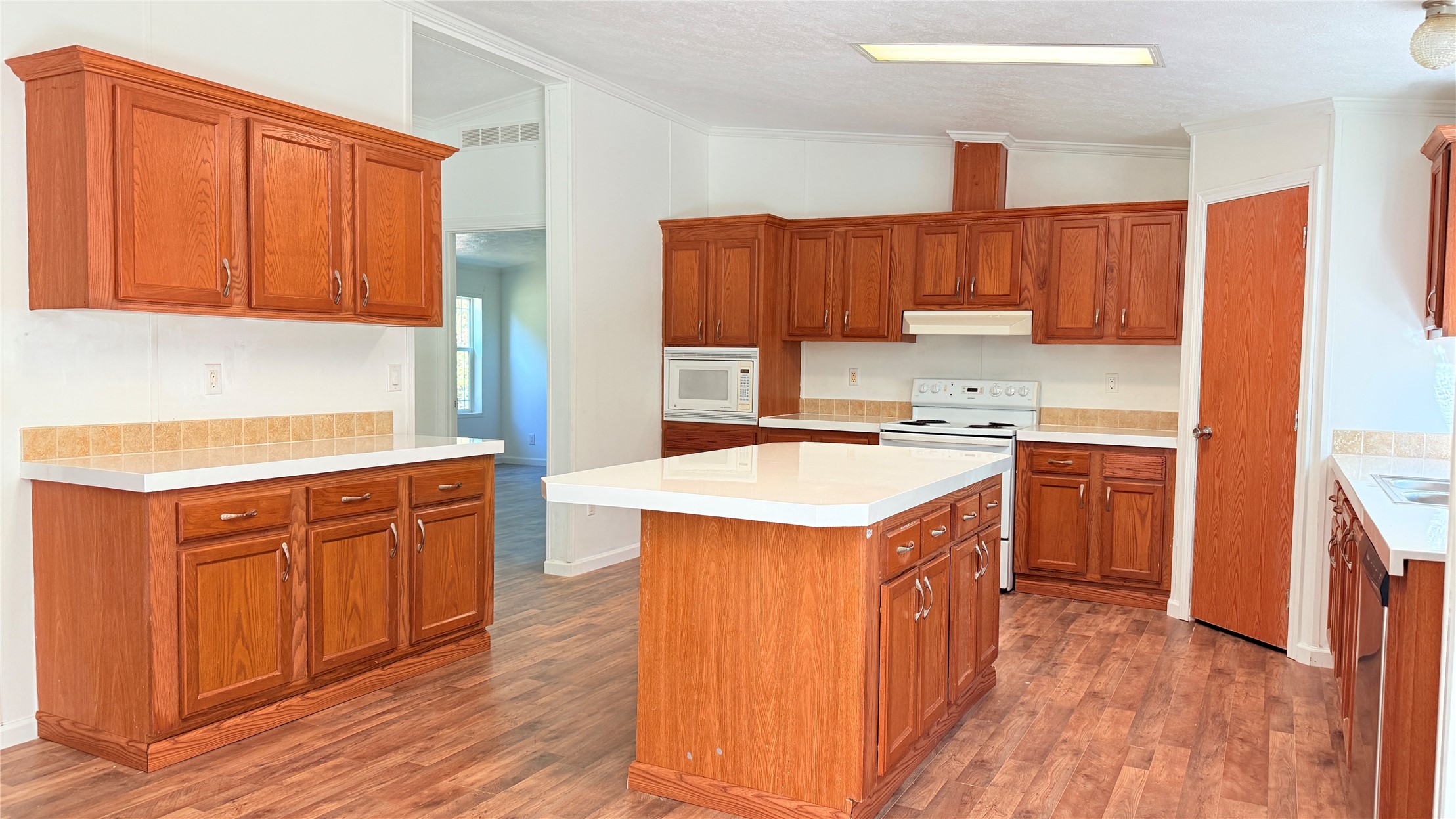 2131 Maryland Avenue Property Photo 22