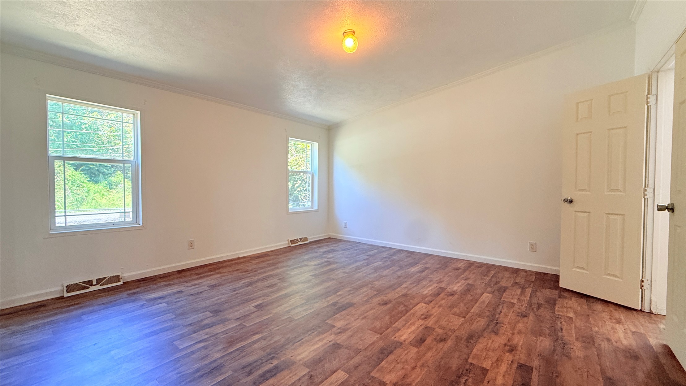 2131 Maryland Avenue Property Photo 28