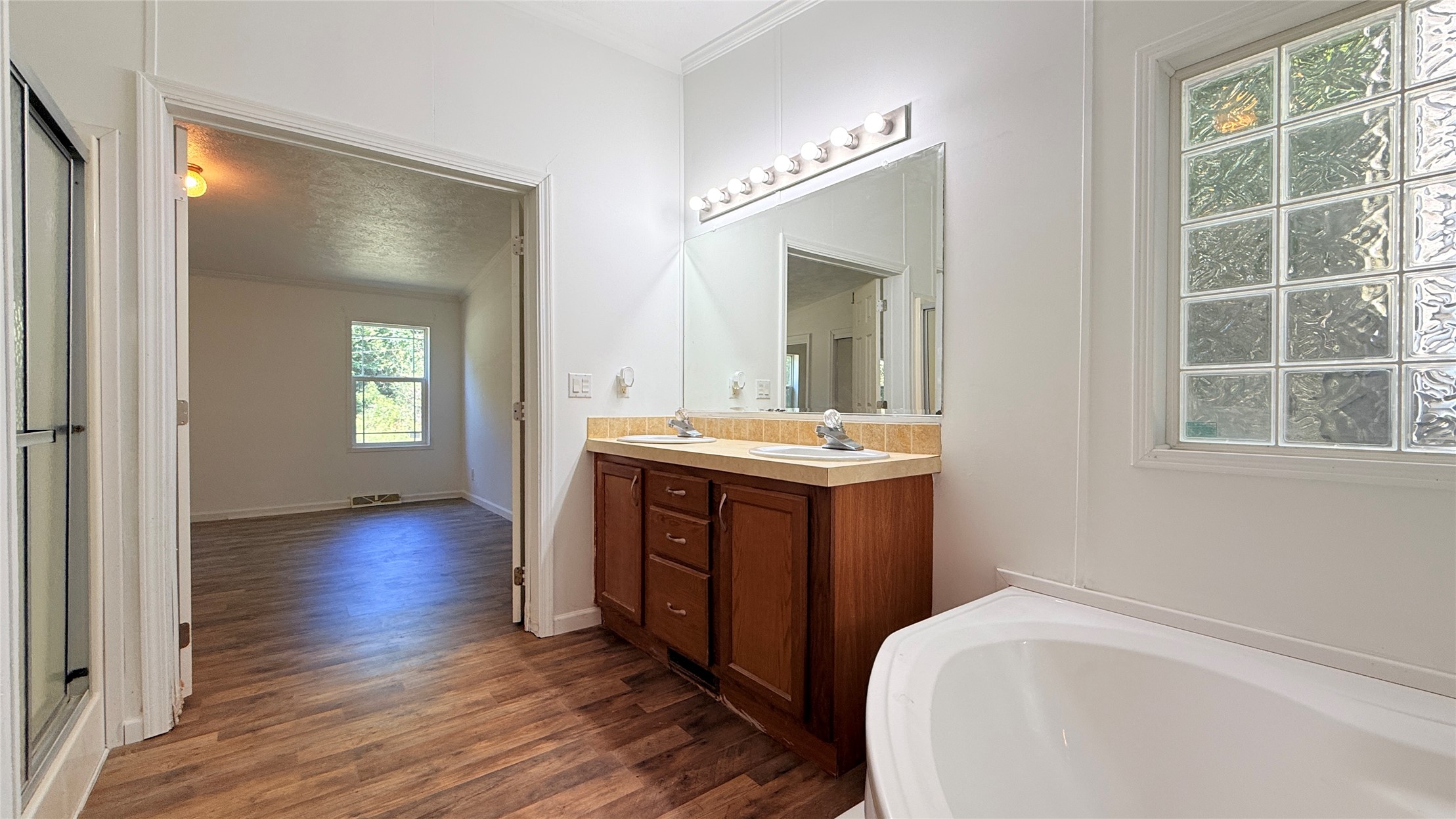 2131 Maryland Avenue Property Photo 34