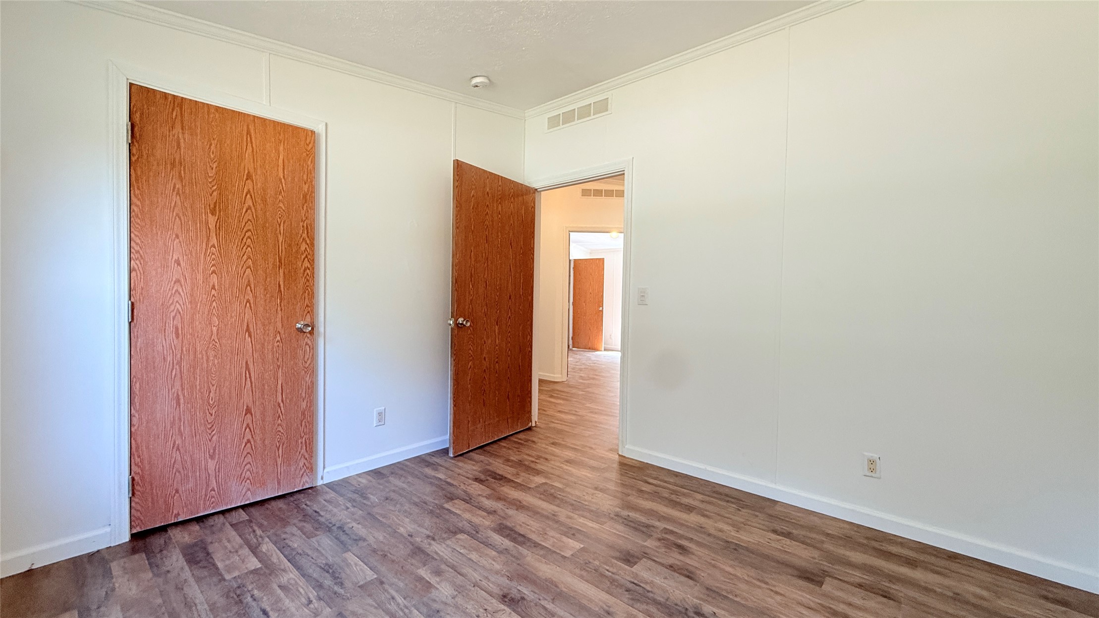 2131 Maryland Avenue Property Photo 43