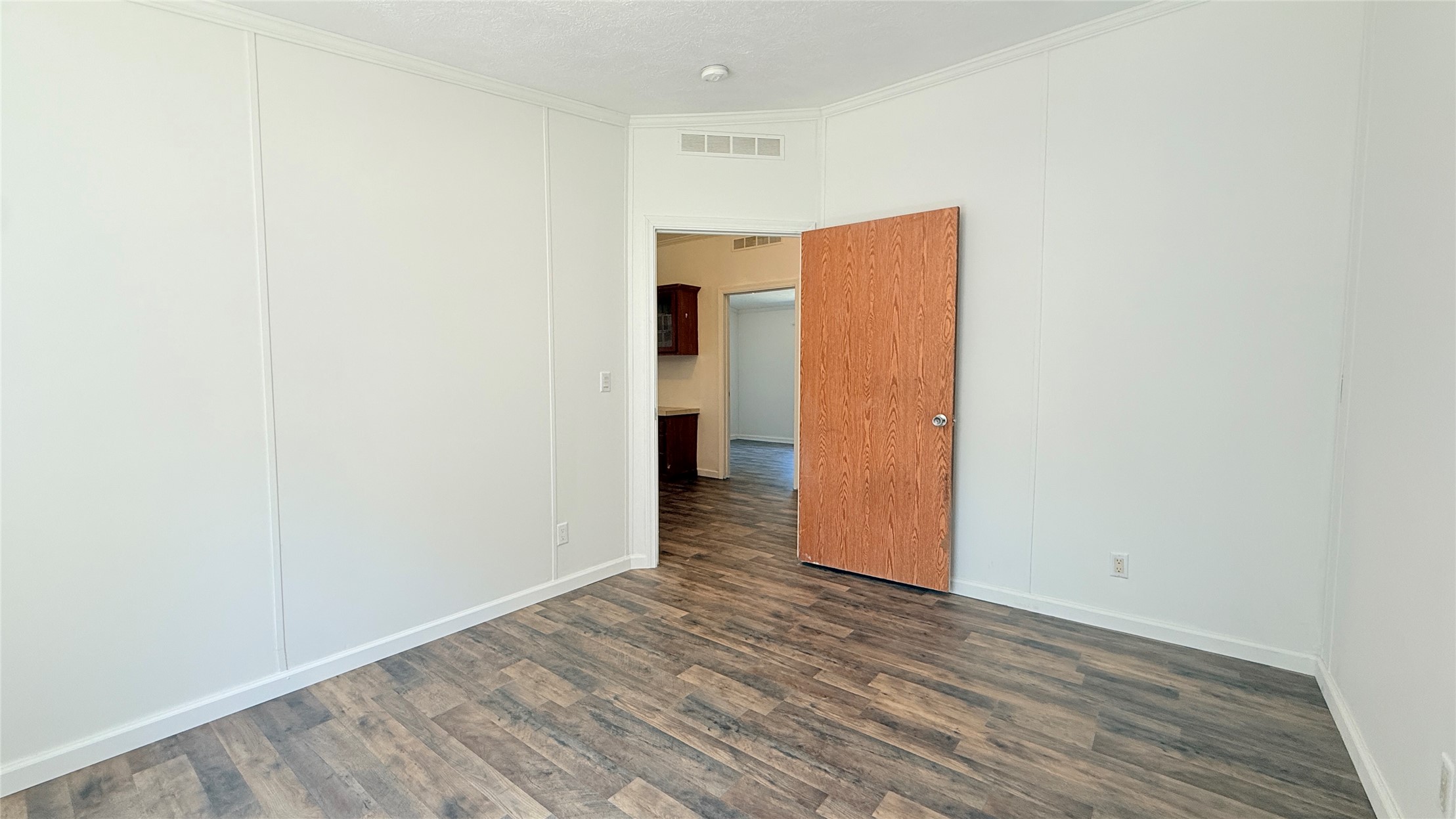 2131 Maryland Avenue Property Photo 45