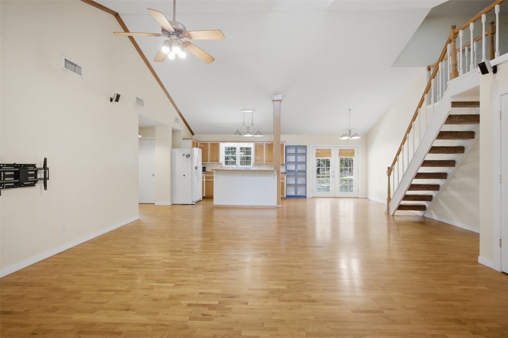 800 Linn Property Photo 3