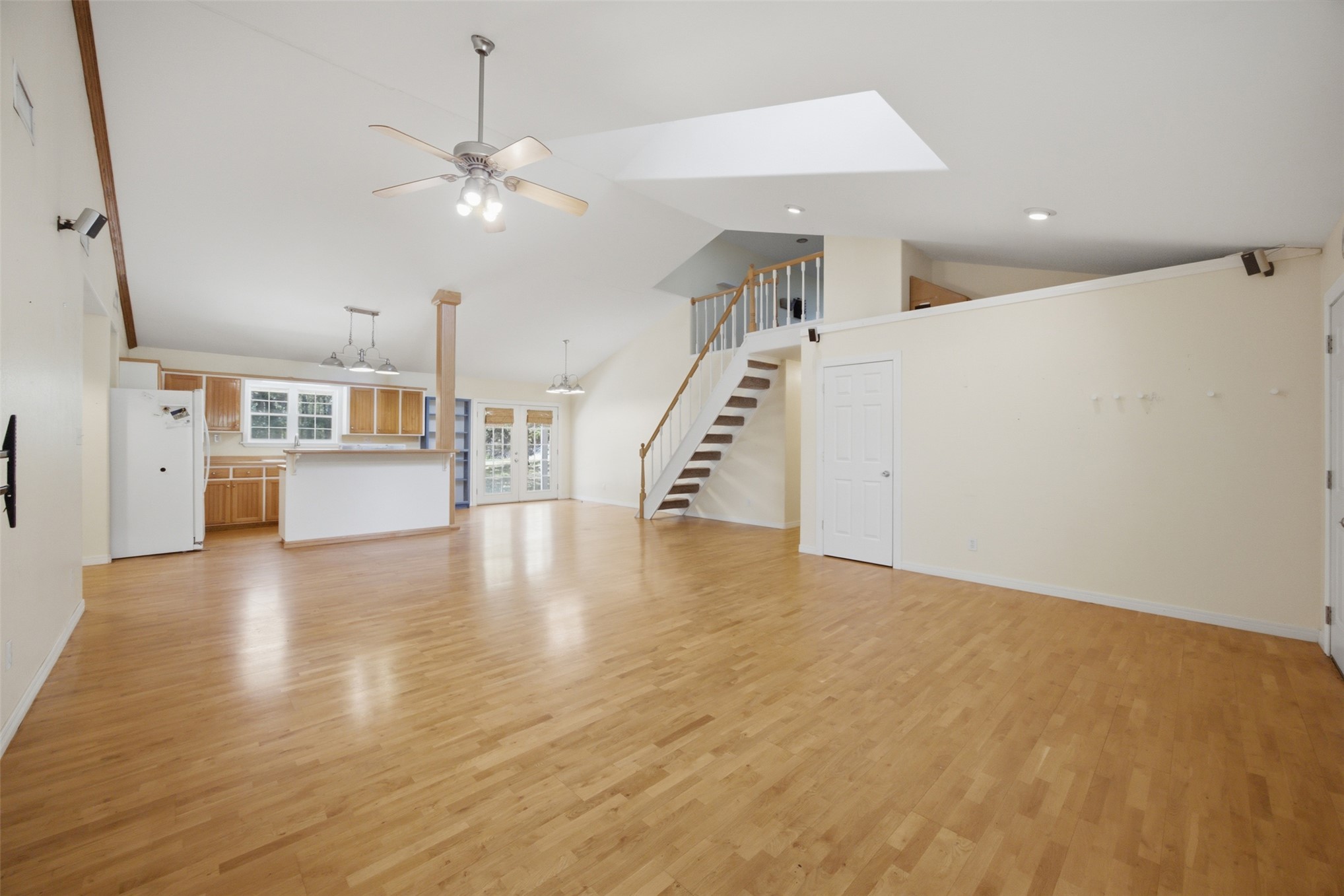 800 Linn Property Photo 5