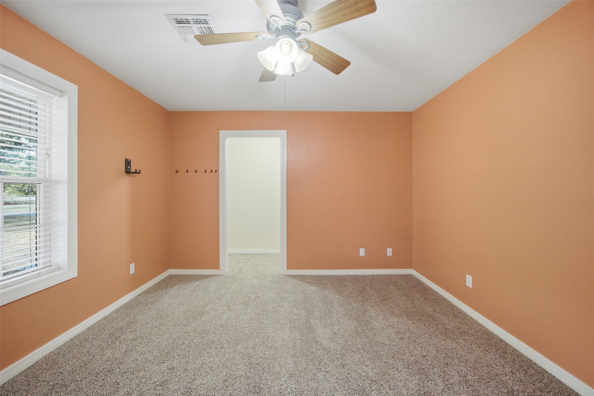 800 Linn Property Photo 16