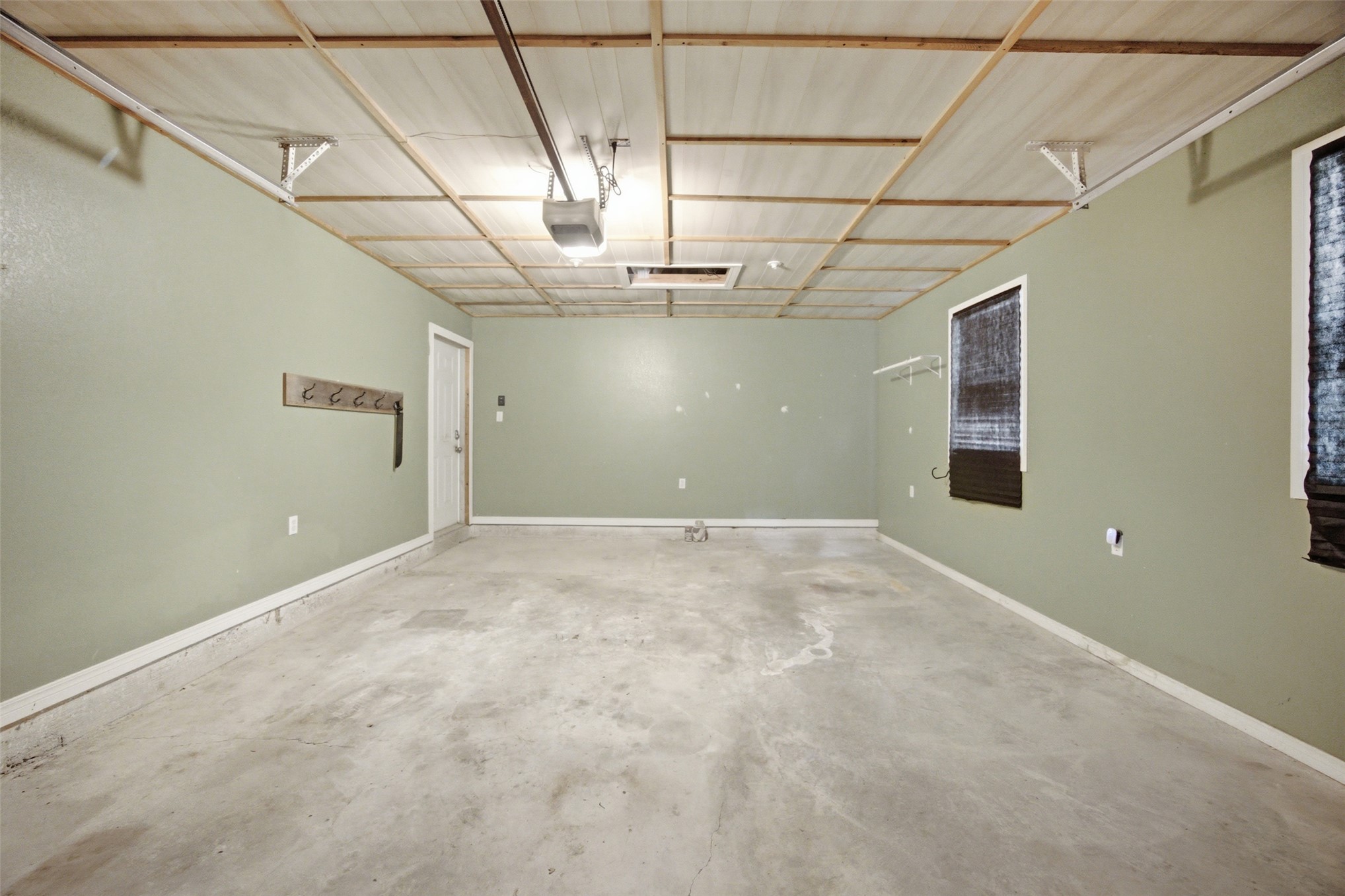 800 Linn Property Photo 36