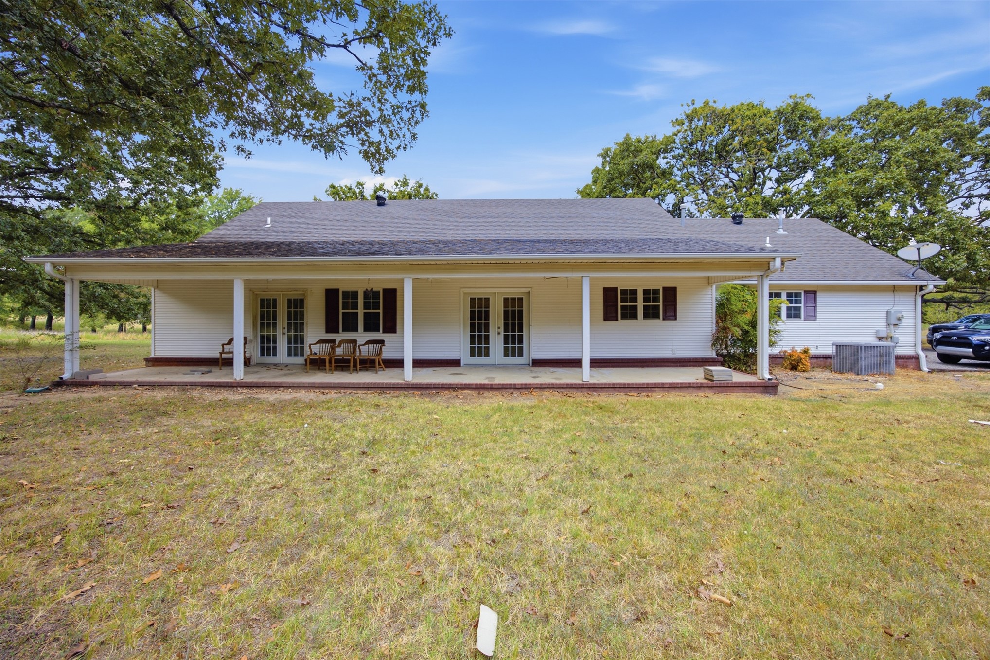 800 Linn Property Photo 37