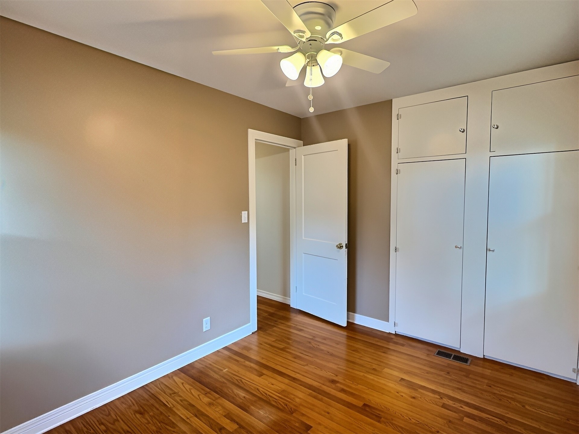 1017 N New Haven Avenue Property Photo 10