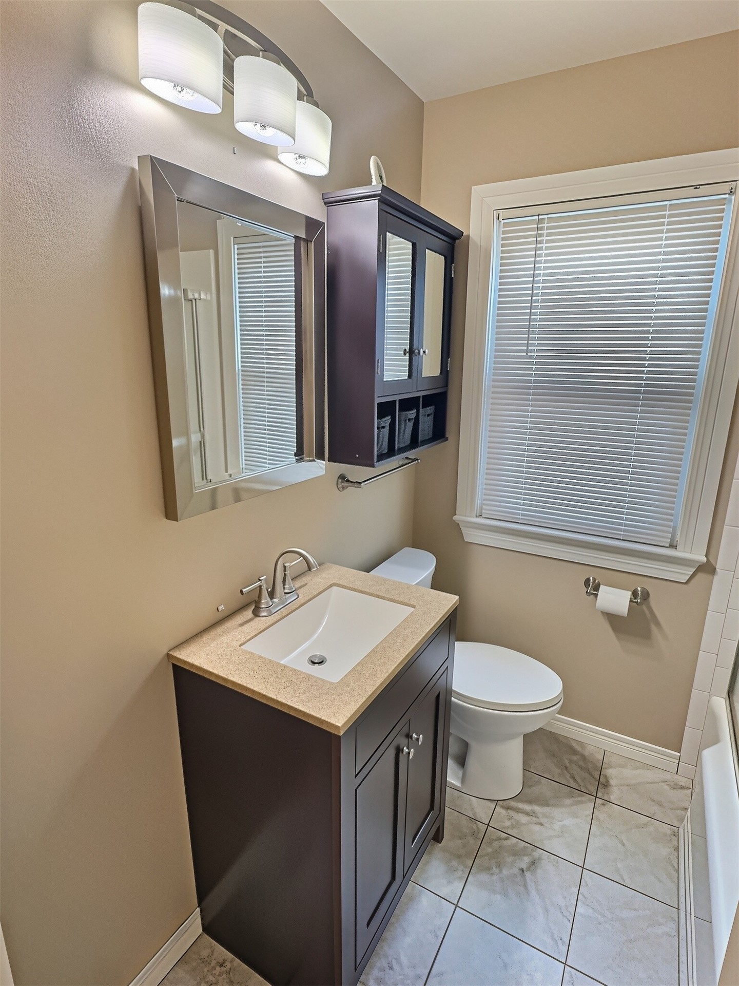 1017 N New Haven Avenue Property Photo 12