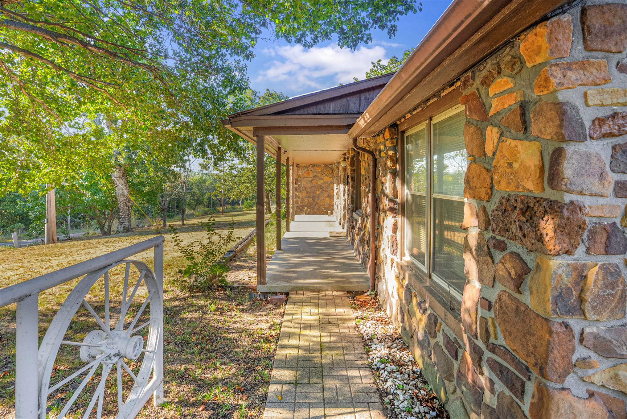 17600 S 4220 Road Property Photo 2
