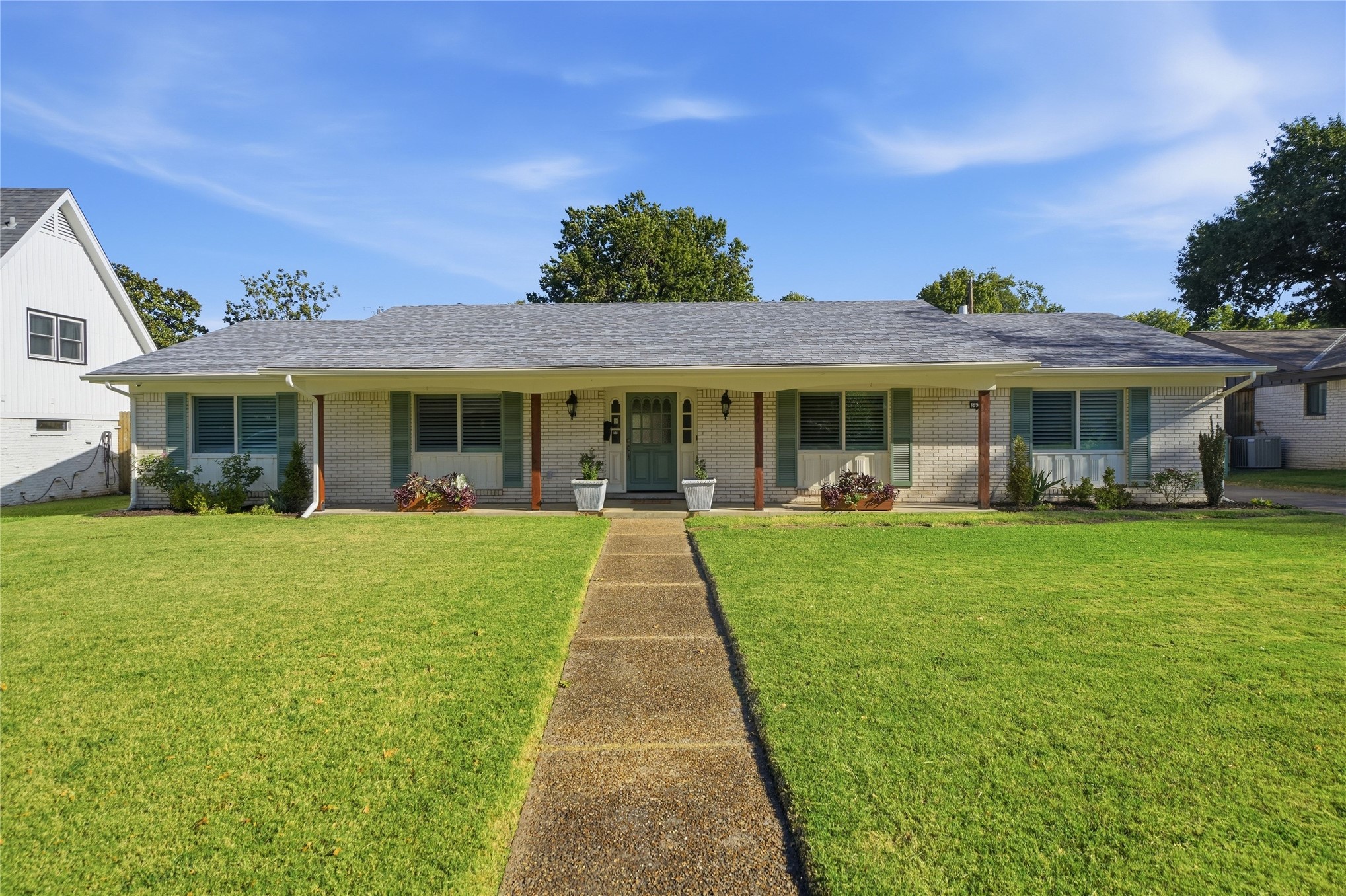 3637 E 48th Place