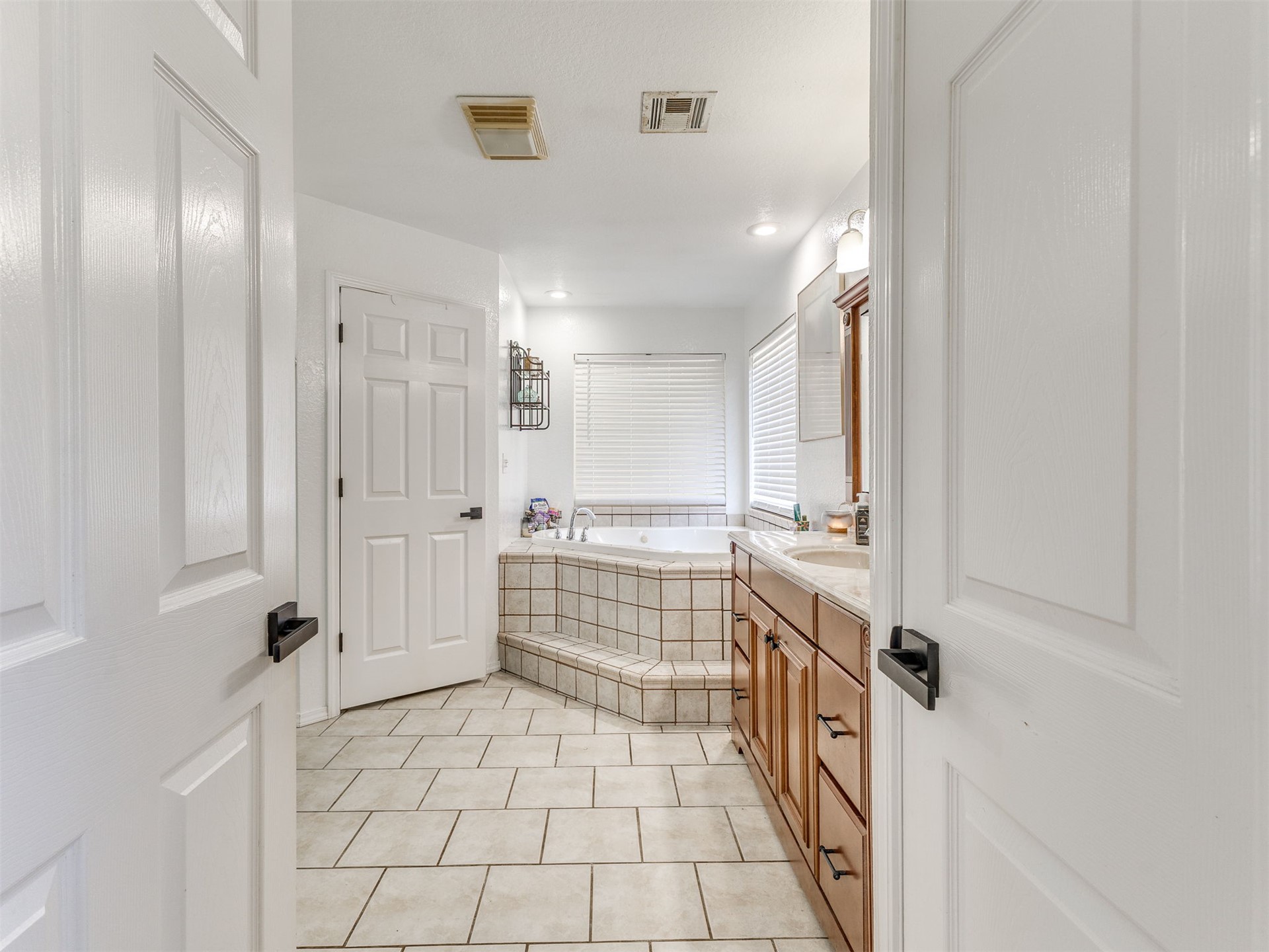 14395 E 430 Road Property Photo 28