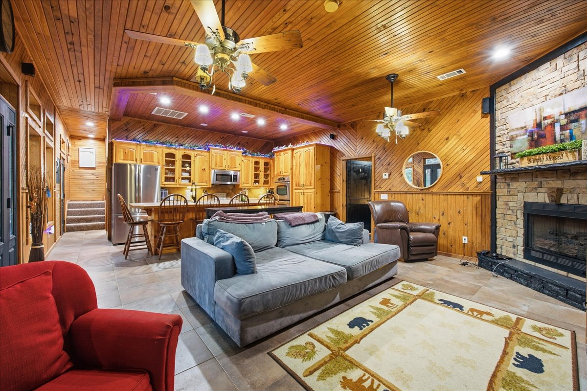 114 N Bk 1860 Road Property Photo 16