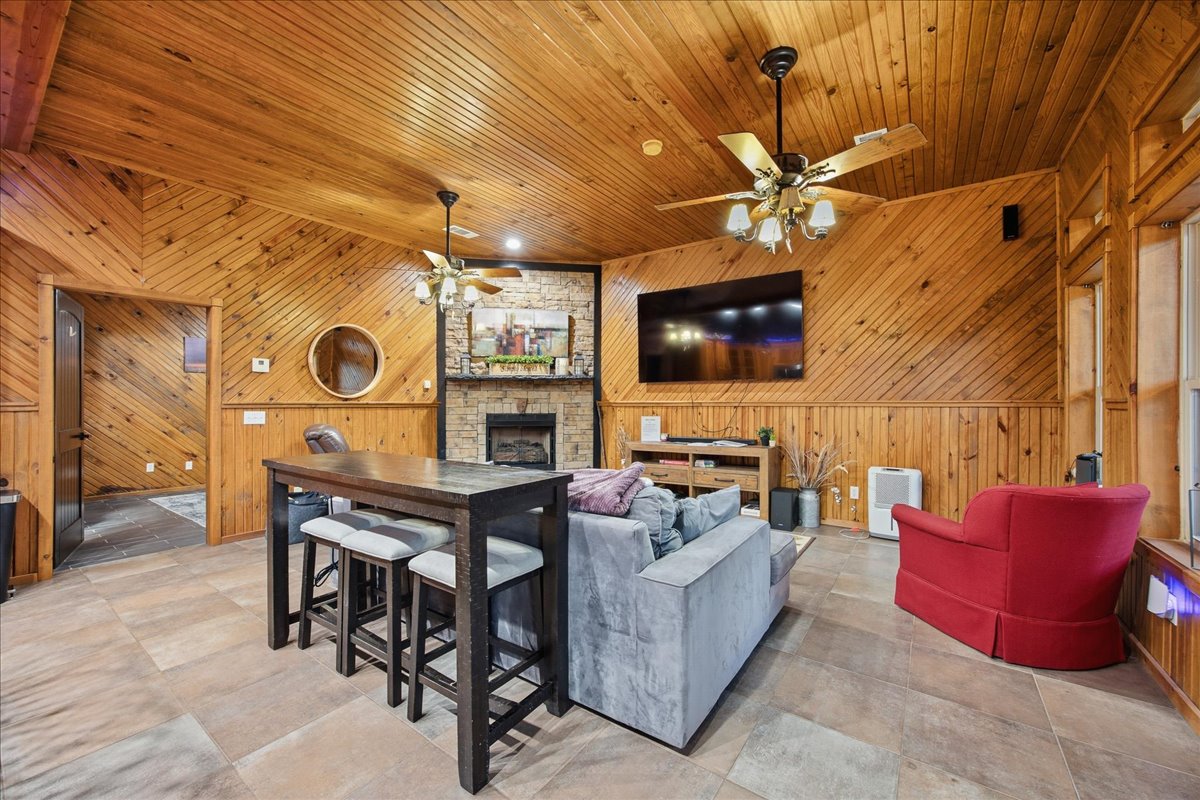 114 N Bk 1860 Road Property Photo 17