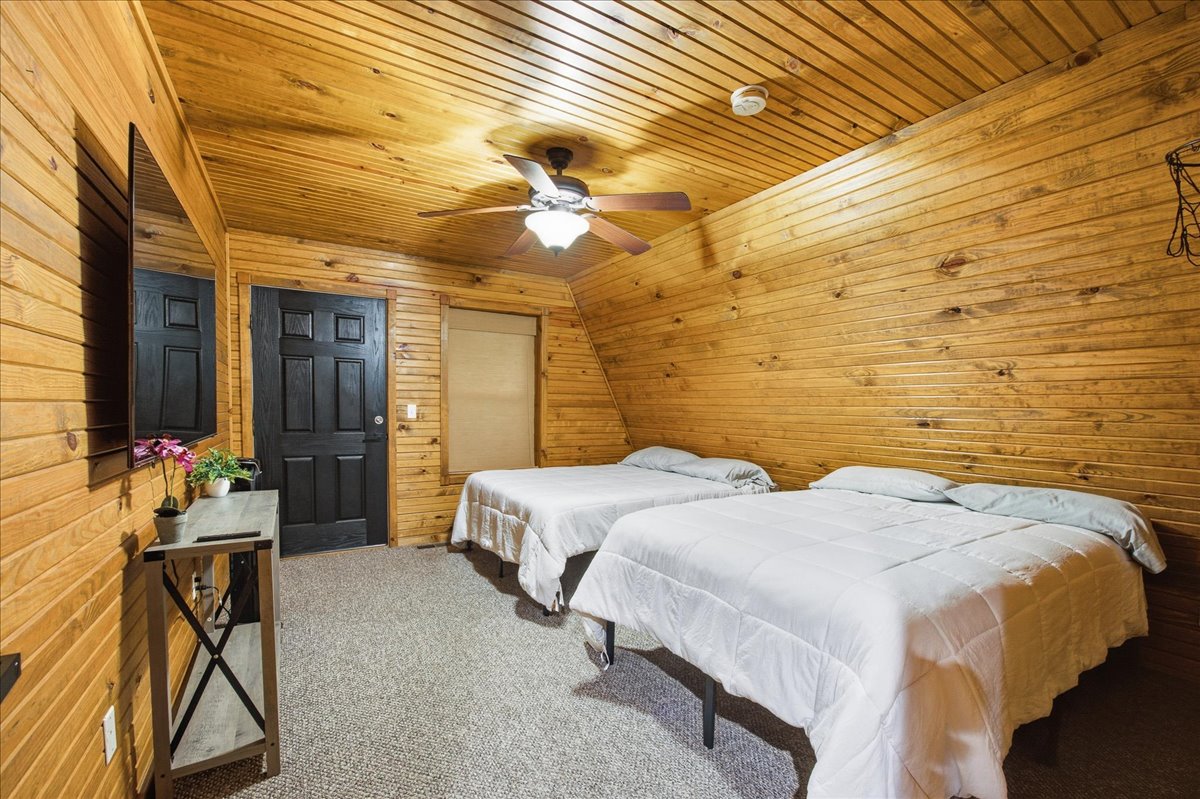 114 N Bk 1860 Road Property Photo 38