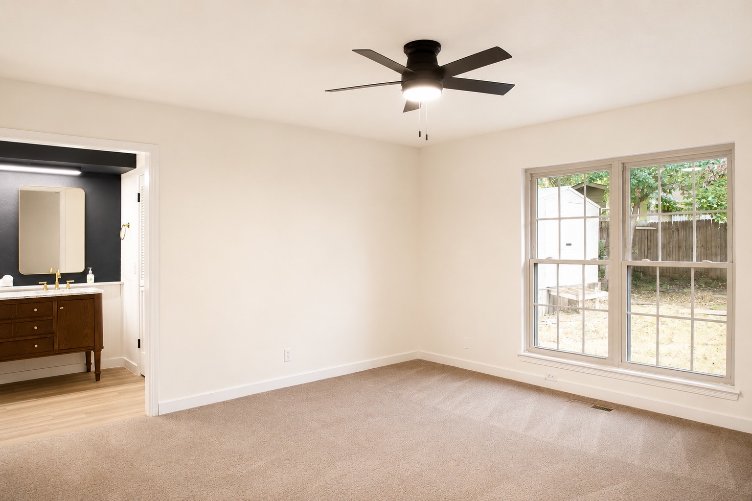 2532 W Broadway Street Property Photo 7