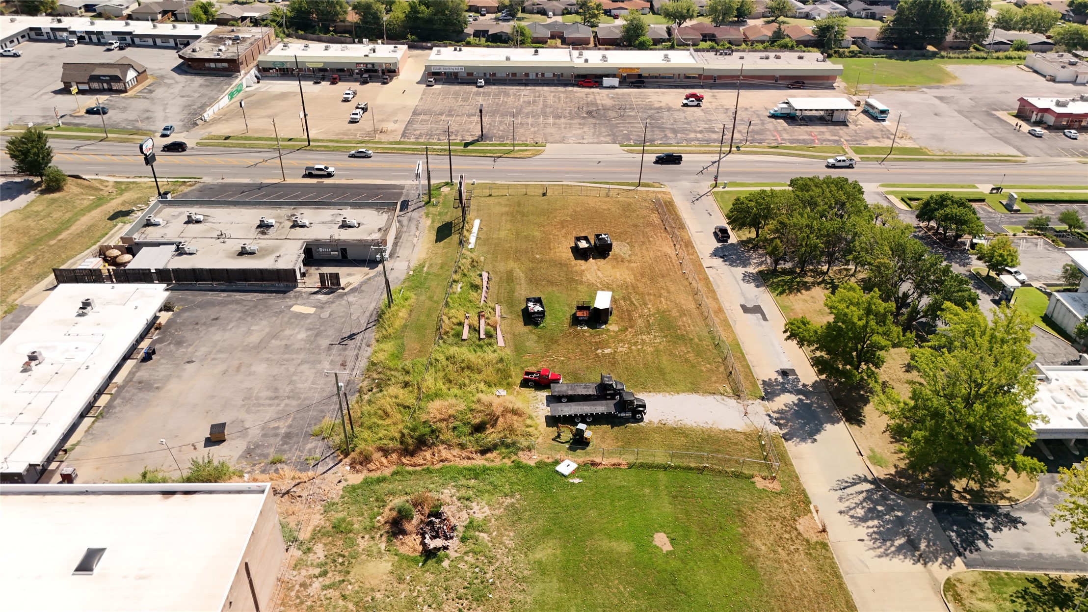 1600 S Sheridan Road Property Photo 3
