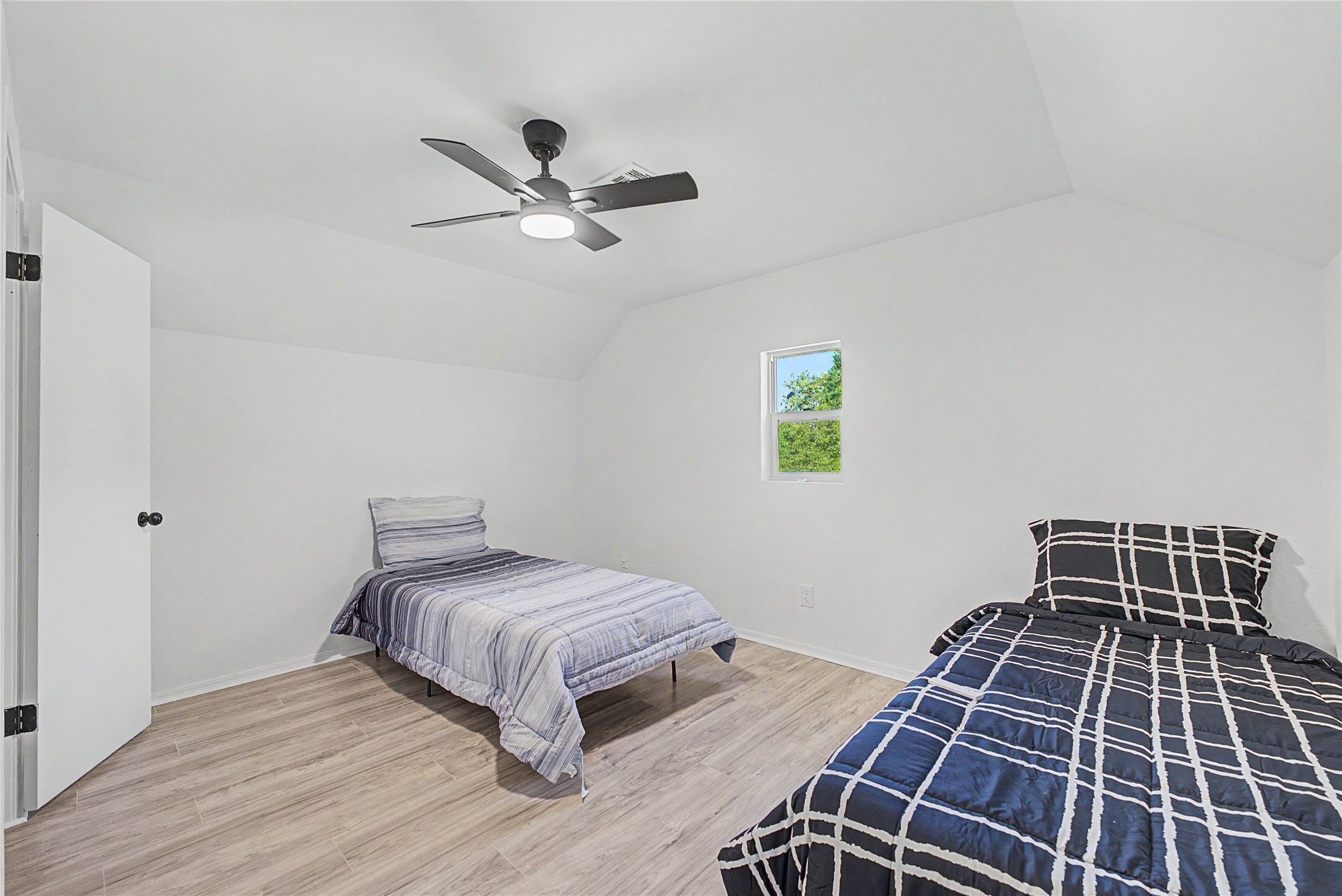 24124 E Sisemore Street Property Photo 14