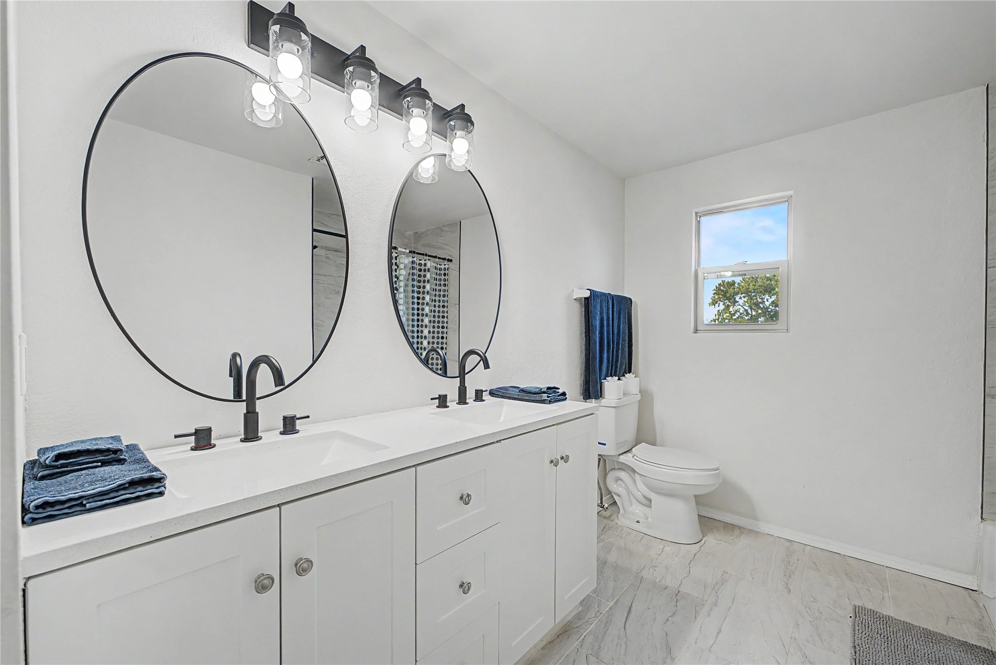 24124 E Sisemore Street Property Photo 15