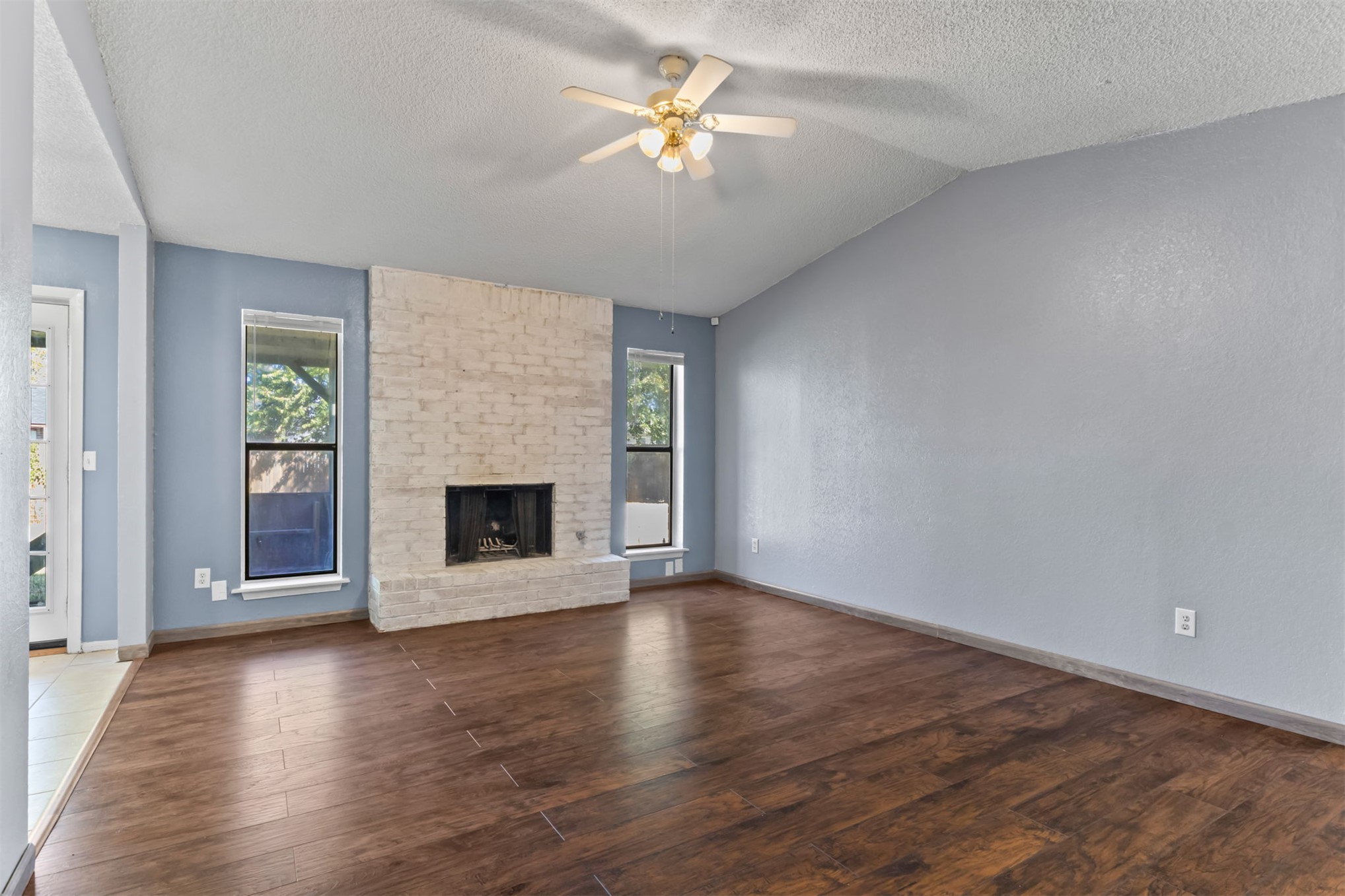 11805 E 80th Street N Property Photo 4
