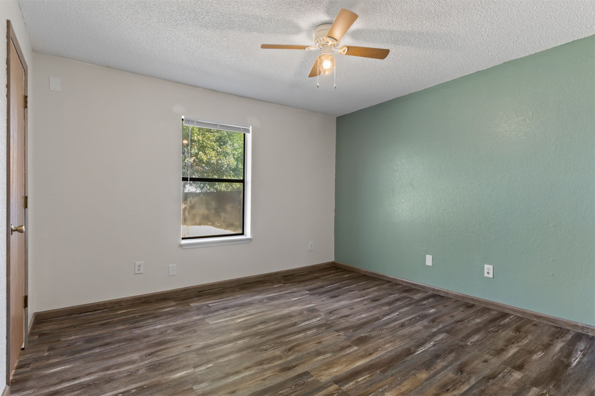 11805 E 80th Street N Property Photo 28