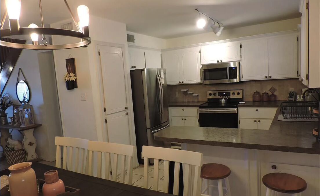 706 Nw Micklegate Boulevard Property Photo 7