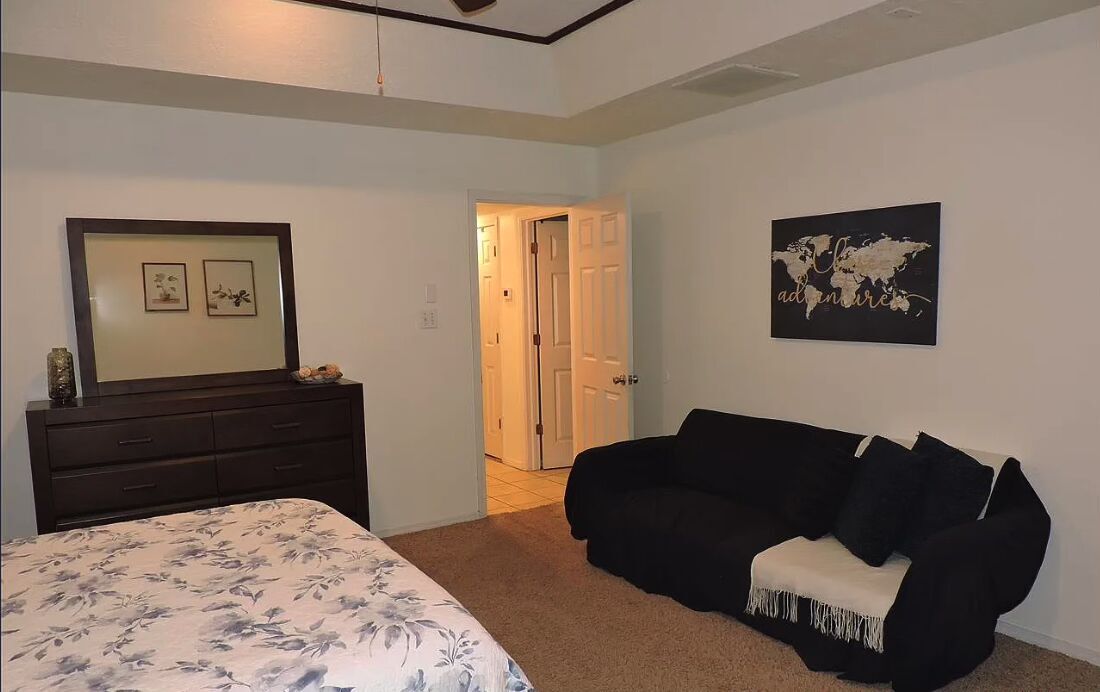 706 Nw Micklegate Boulevard Property Photo 12
