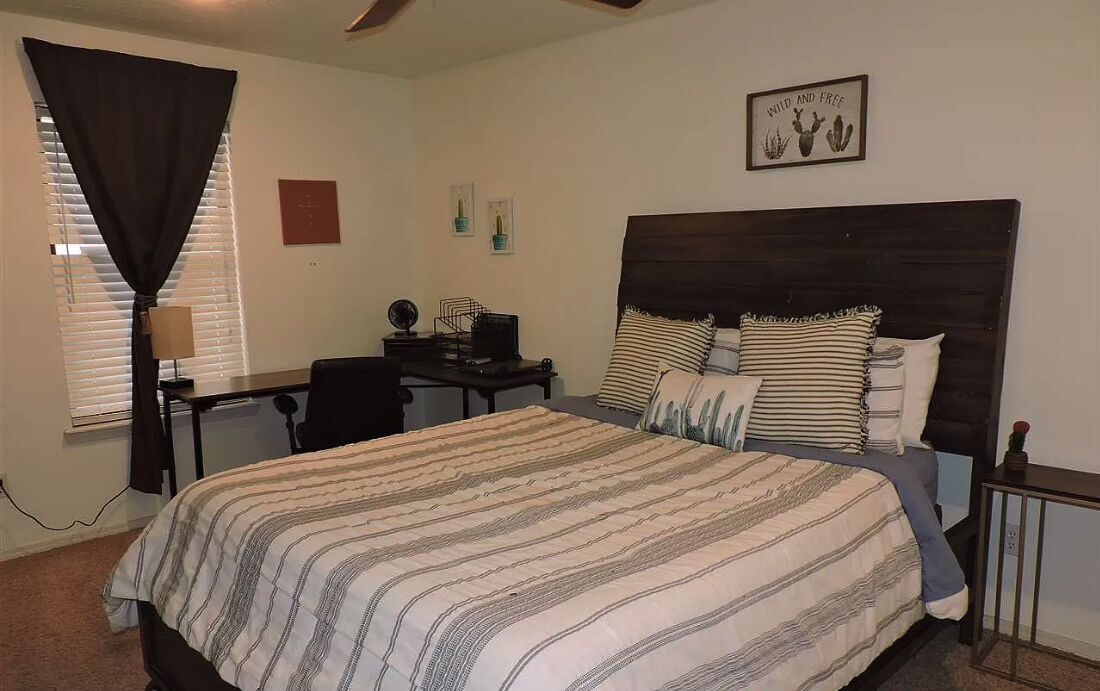 706 Nw Micklegate Boulevard Property Photo 16