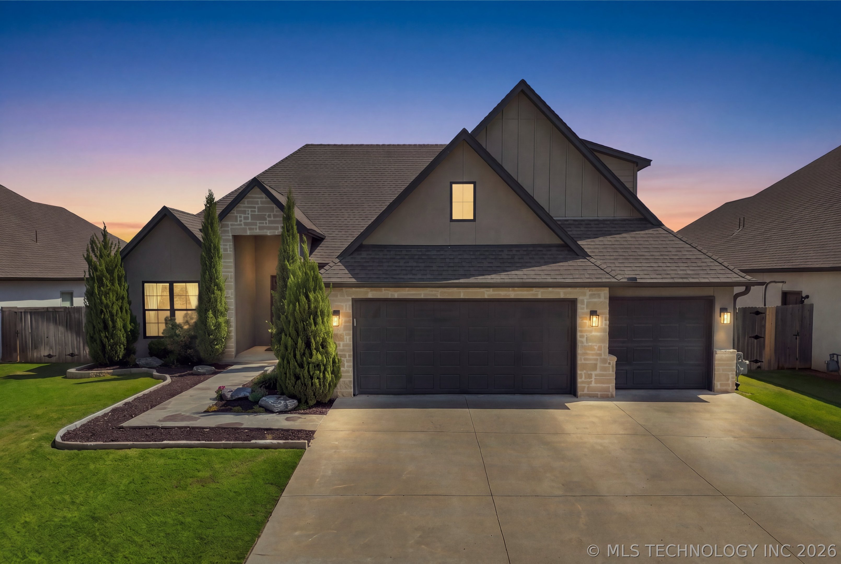 12647 S 73rd Place E Property Photo 1