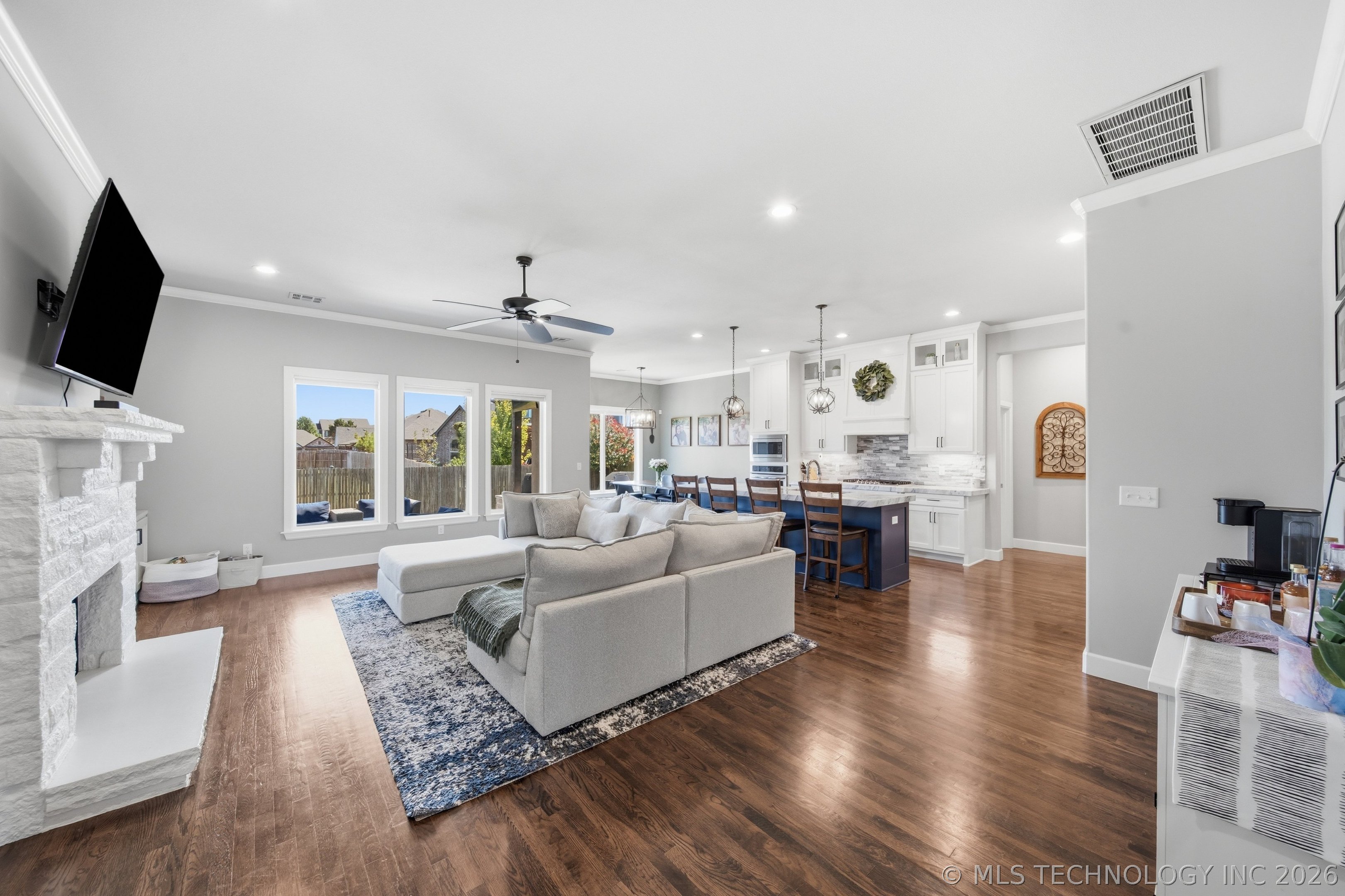 12647 S 73rd Place E Property Photo 10