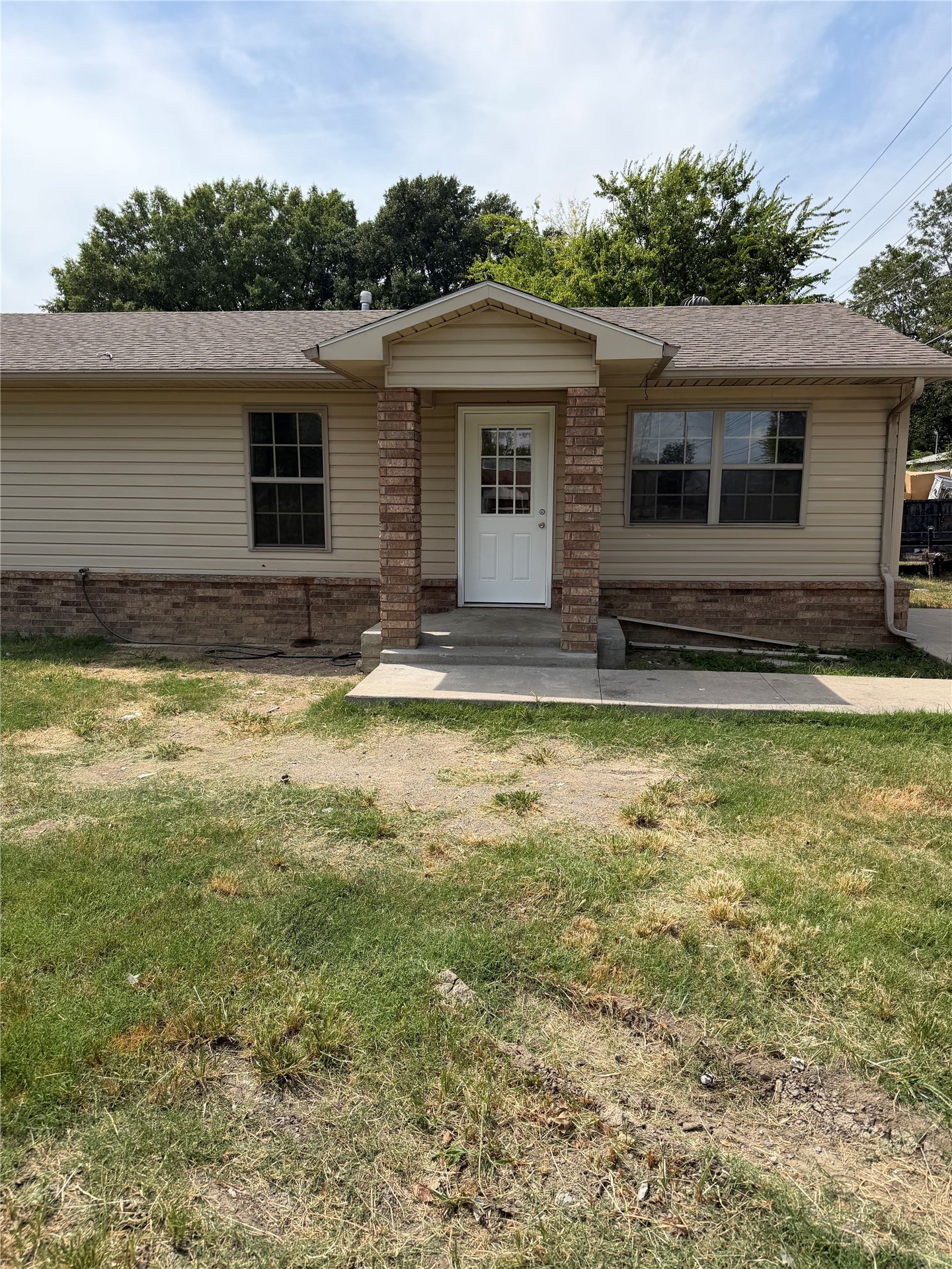2001 5th Property Photo 1
