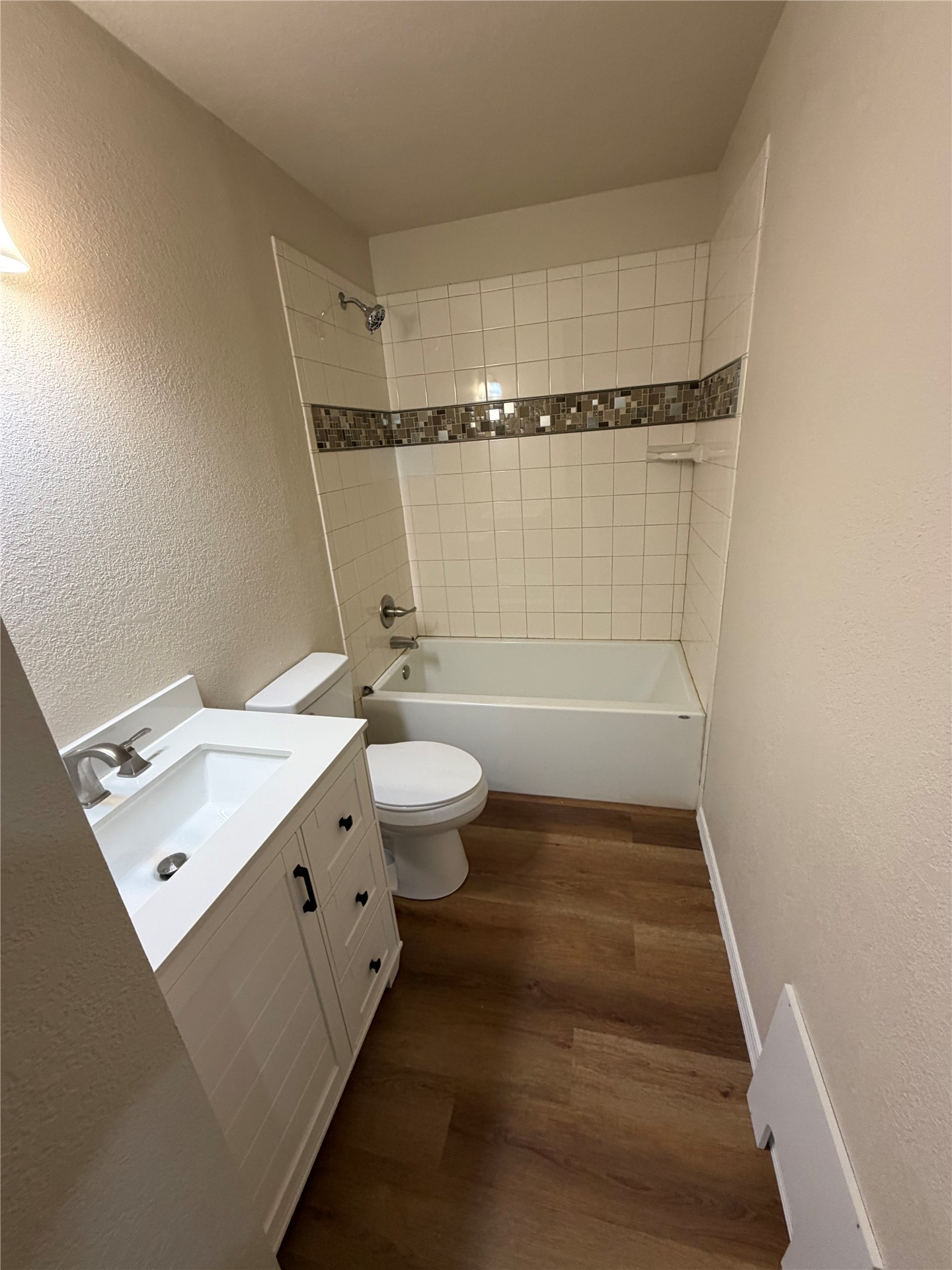 2001 5th Property Photo 4