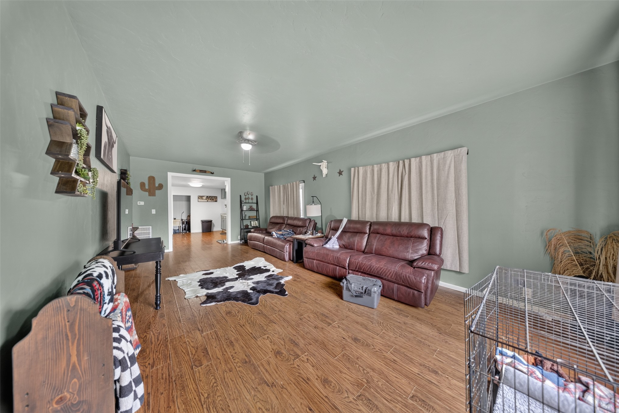 2100 E Hancock Street Property Photo 5