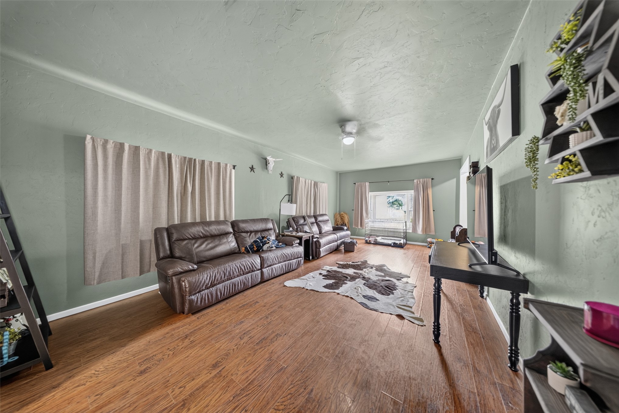 2100 E Hancock Street Property Photo 6
