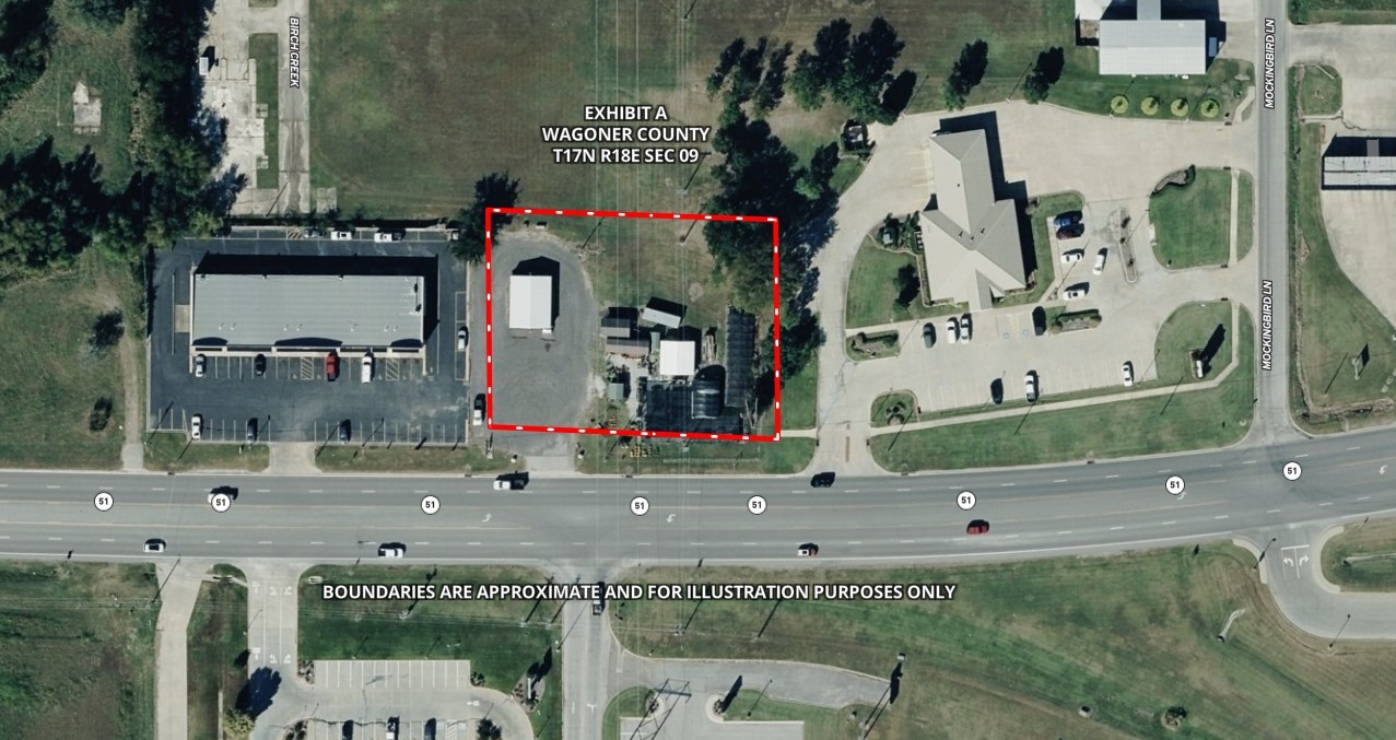 1516 W 51 Highway Property Photo 4