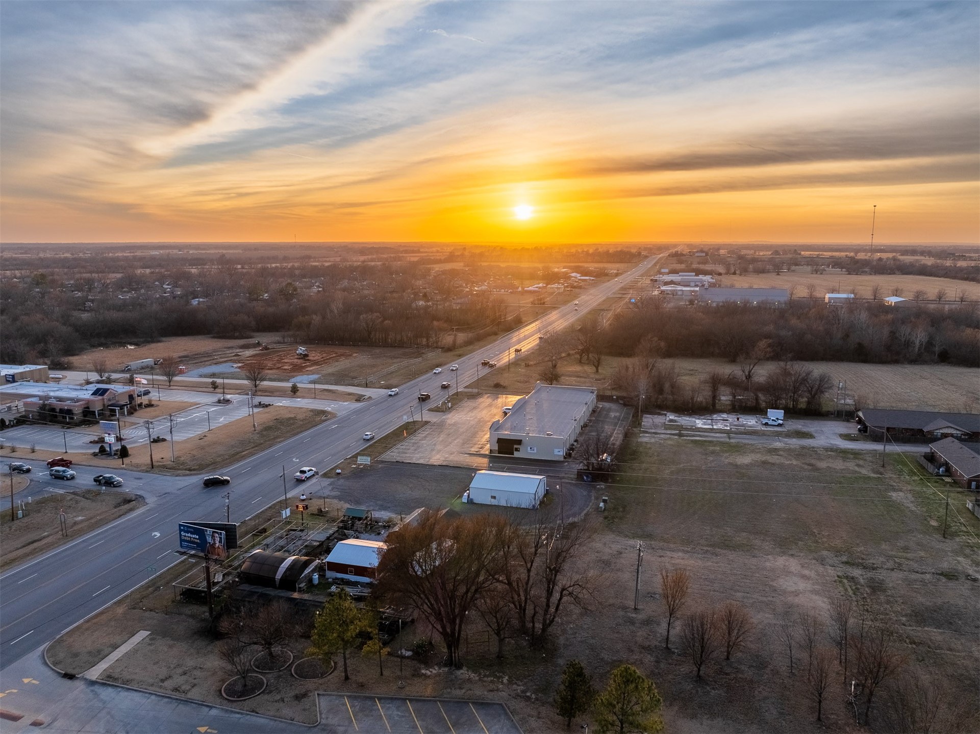 1516 W 51 Highway Property Photo 8