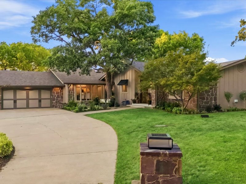 138 Sundance Property Photo 2