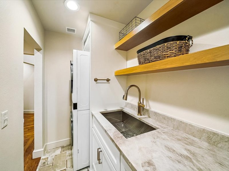 138 Sundance Property Photo 36