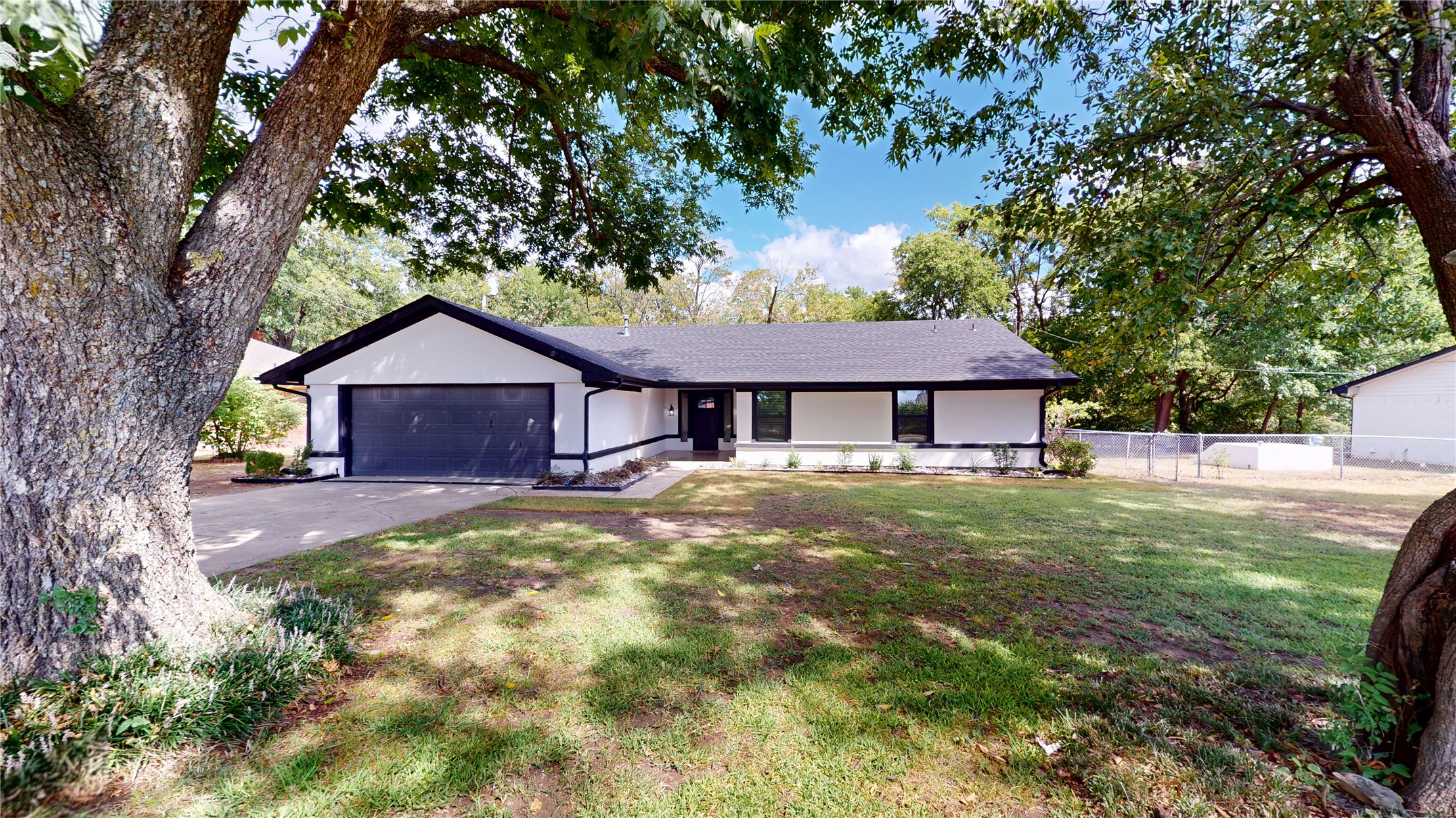 206 N Crownpoint Drive Property Photo 2
