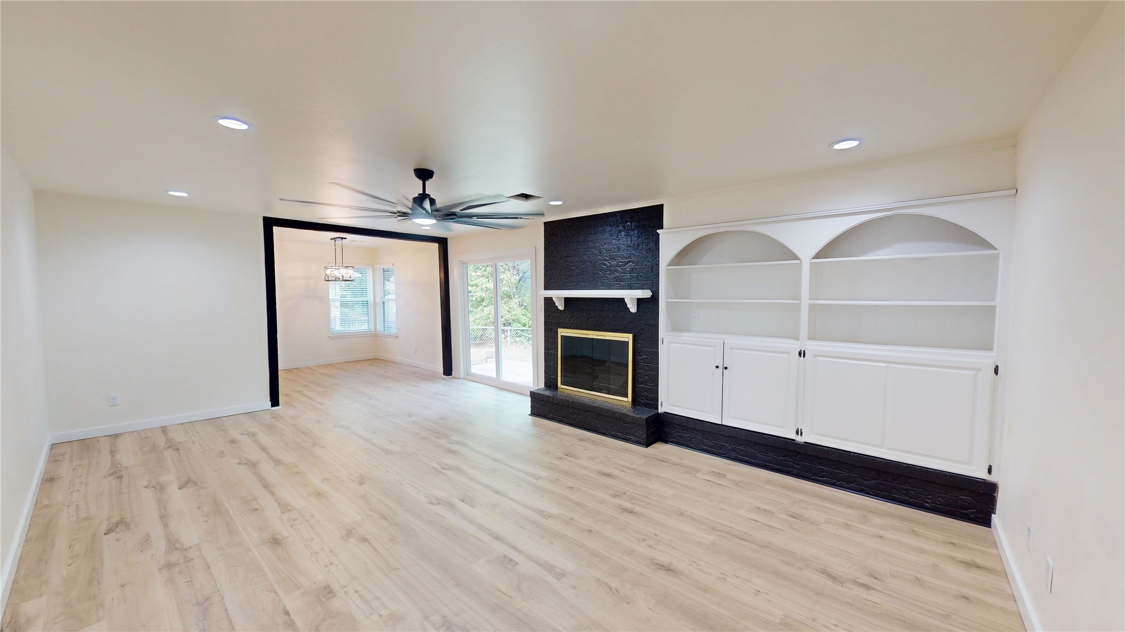 206 N Crownpoint Drive Property Photo 6