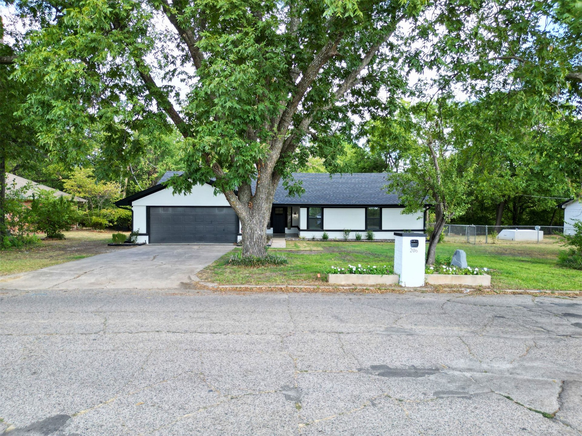 206 N Crownpoint Drive Property Photo 56