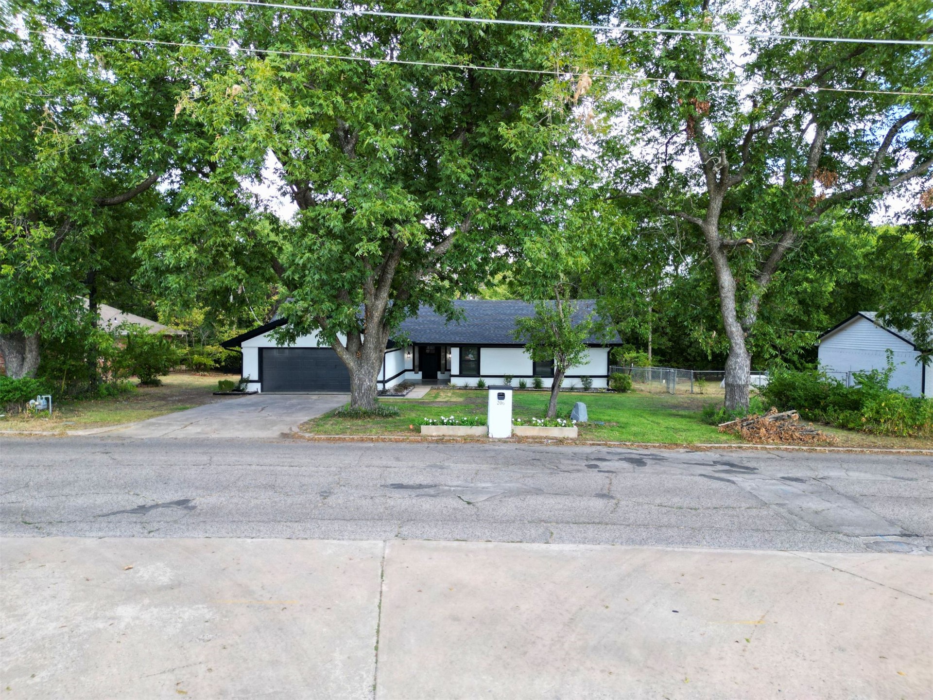 206 N Crownpoint Drive Property Photo 57