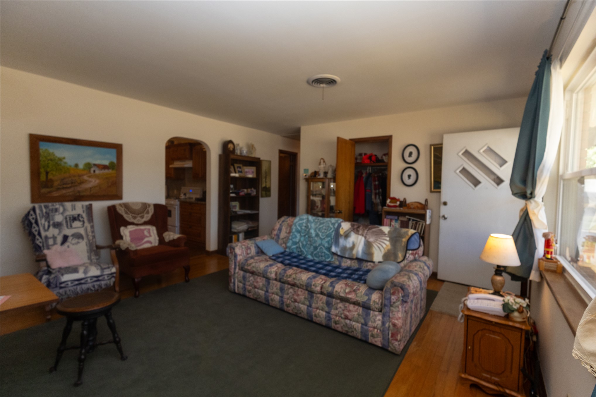 320 S Main Street Property Photo 4
