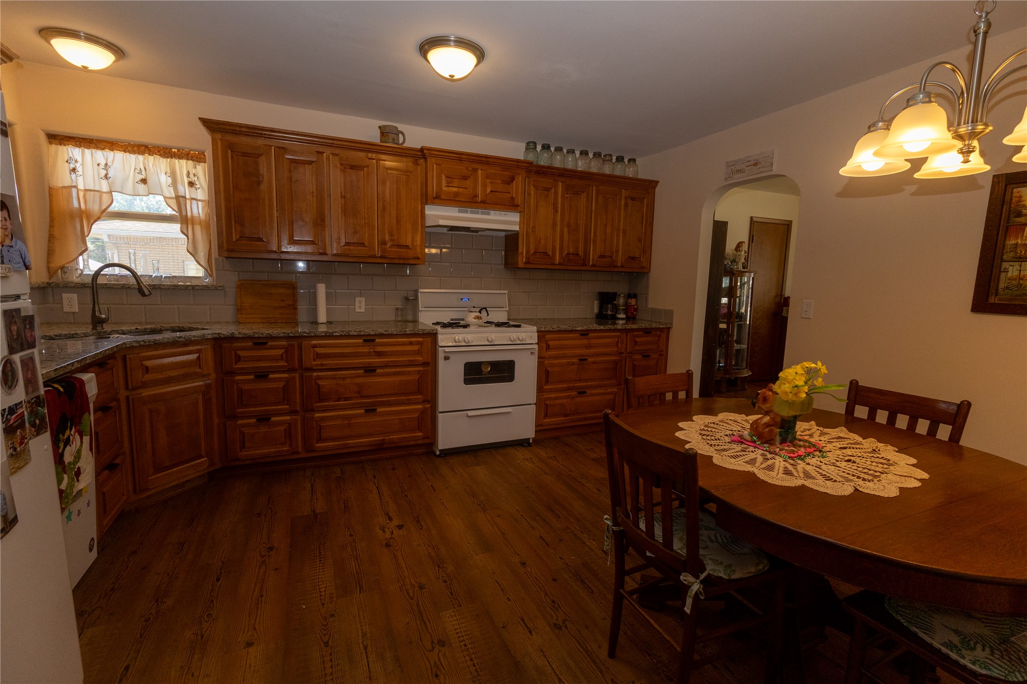 320 S Main Street Property Photo 7