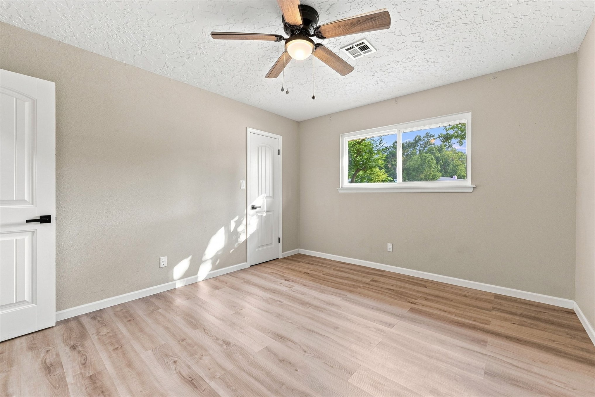 6655 S 67th East Avenue Property Photo 43