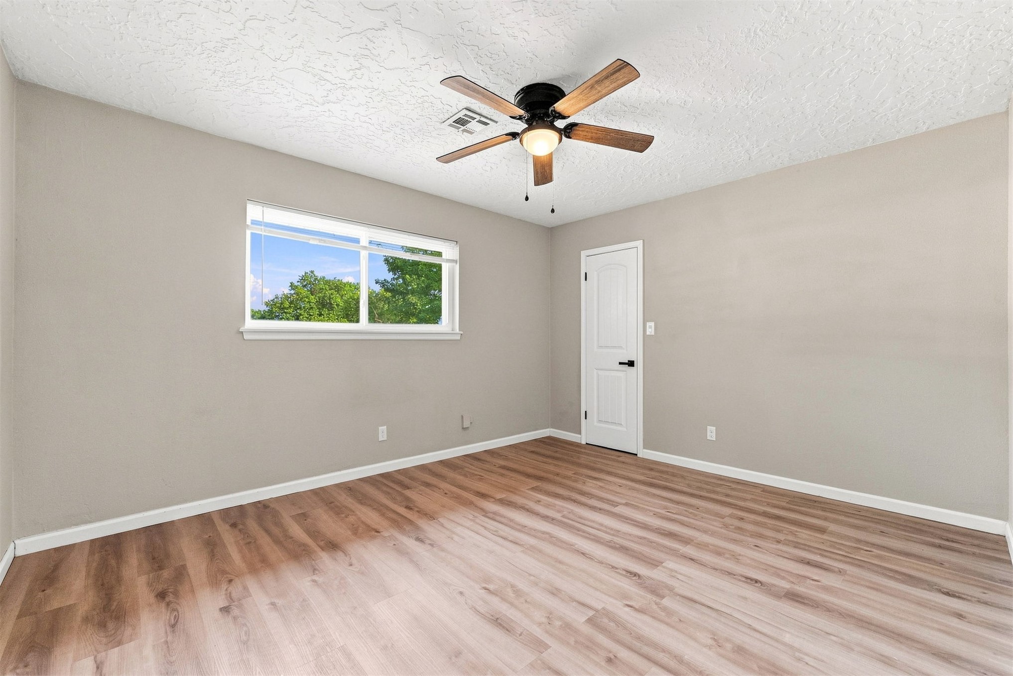 6655 S 67th East Avenue Property Photo 44