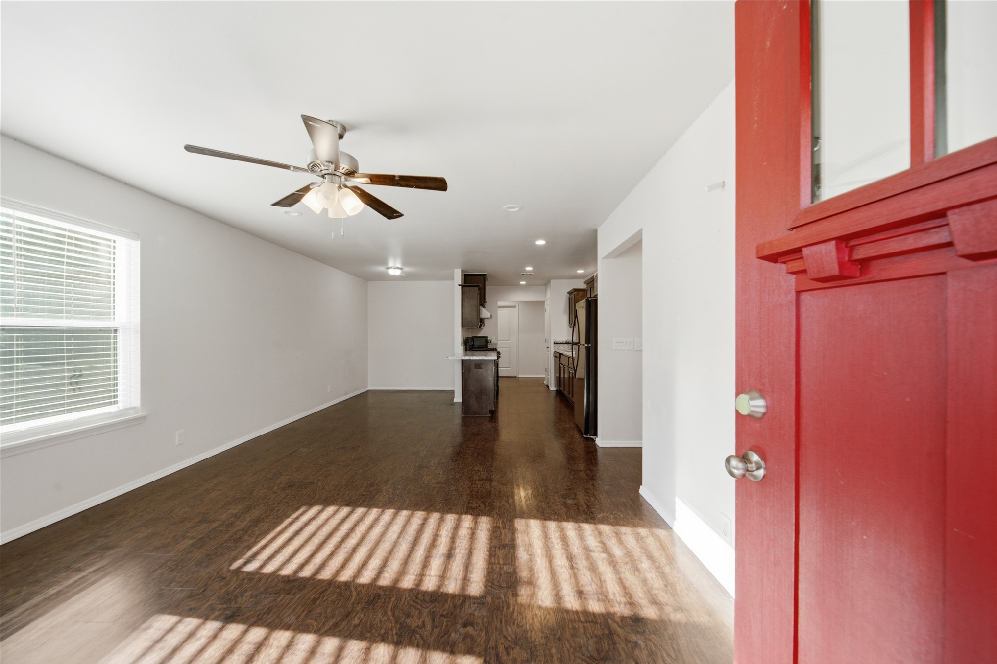 2542 E Archer Street Property Photo 5