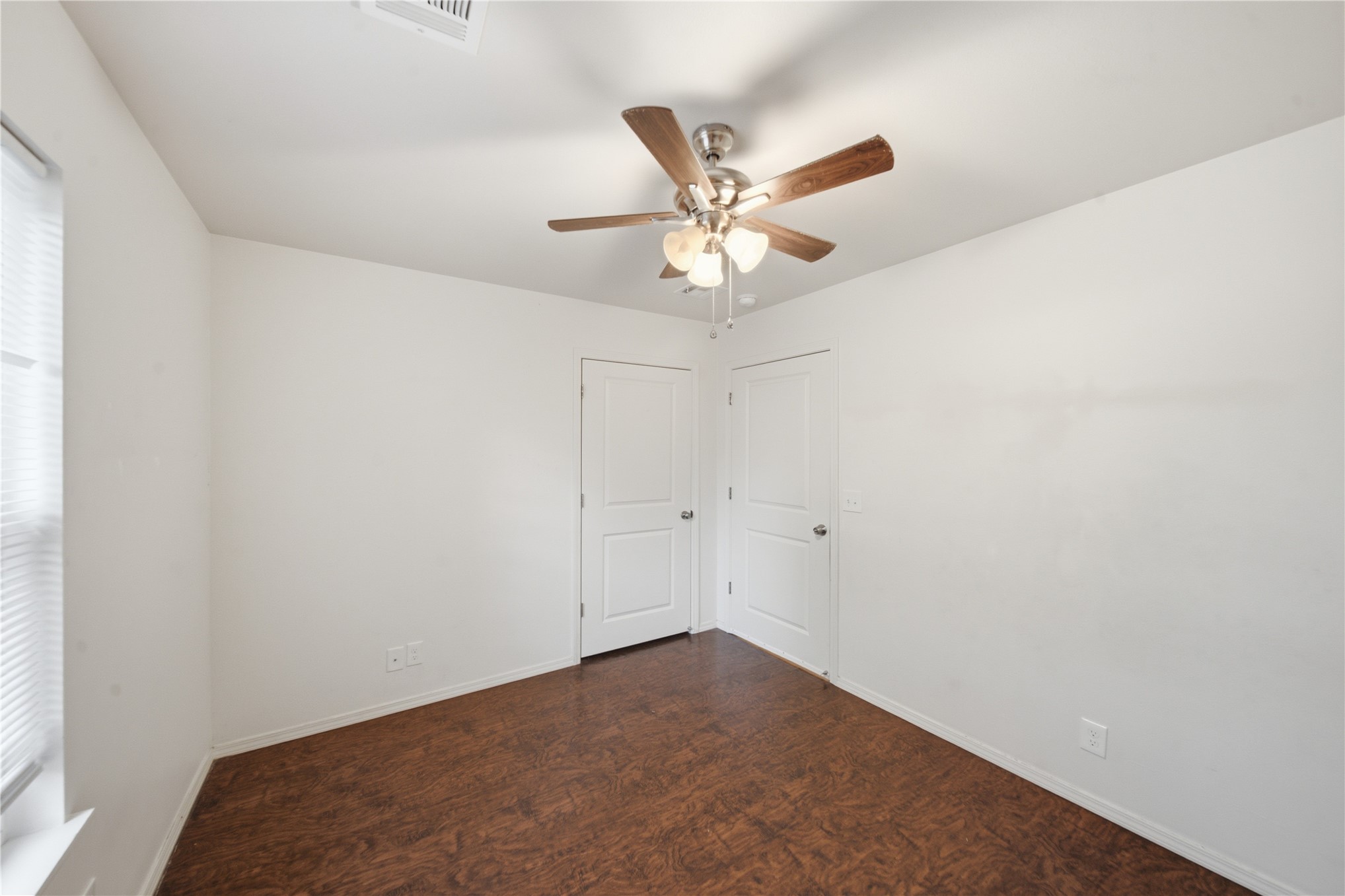 2542 E Archer Street Property Photo 18