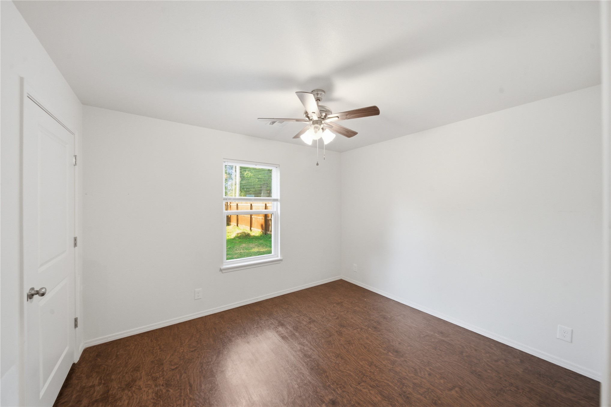 2542 E Archer Street Property Photo 19